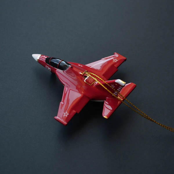 Ёлочная игрушка из фарфора самолет Учебный №130 красный серии Самолеты России Ёлочная игрушка из фарфора самолет Учебный №130 красный серии Самолеты России