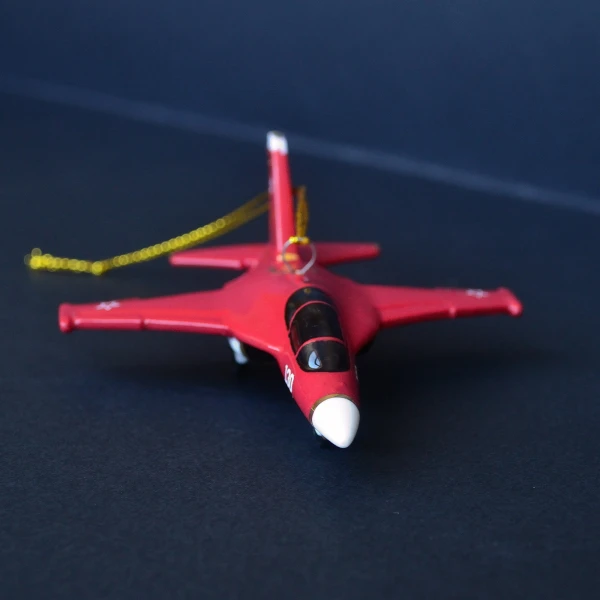 Ёлочная игрушка из фарфора самолет Учебный №130 красный серии Самолеты России Ёлочная игрушка из фарфора самолет Учебный №130 красный серии Самолеты России