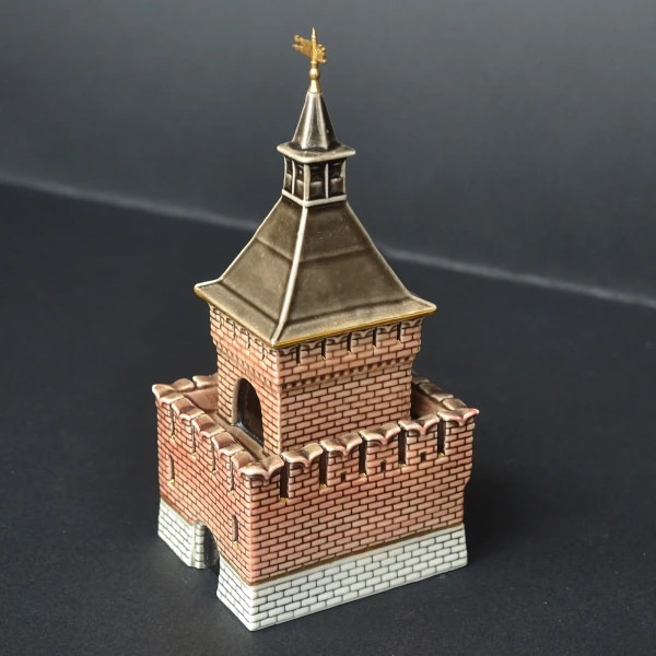 Сувенир Пятницкая башня (фарфор)