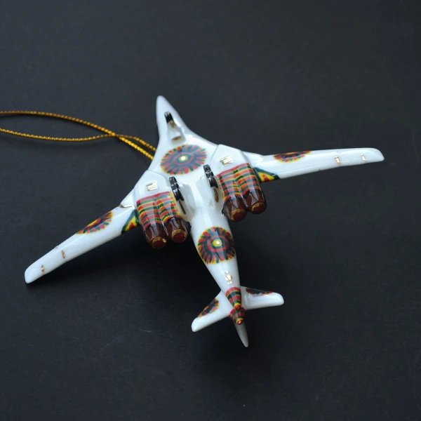Ёлочная игрушка Самолет-бомбардировщик № 160 с росписью в народном стиле, фарфор, подарочная упаковка