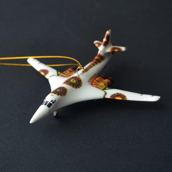 Ёлочная игрушка Самолет-бомбардировщик № 160 с росписью в народном стиле, фарфор, подарочная упаковка