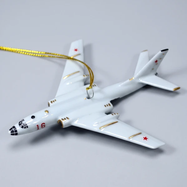 Ёлочная игрушка Самолет- бомбардировщик № 16, фарфор, подарочная упаковка Ёлочная игрушка Самолет- бомбардировщик № 16, фарфор, подарочная упаковка